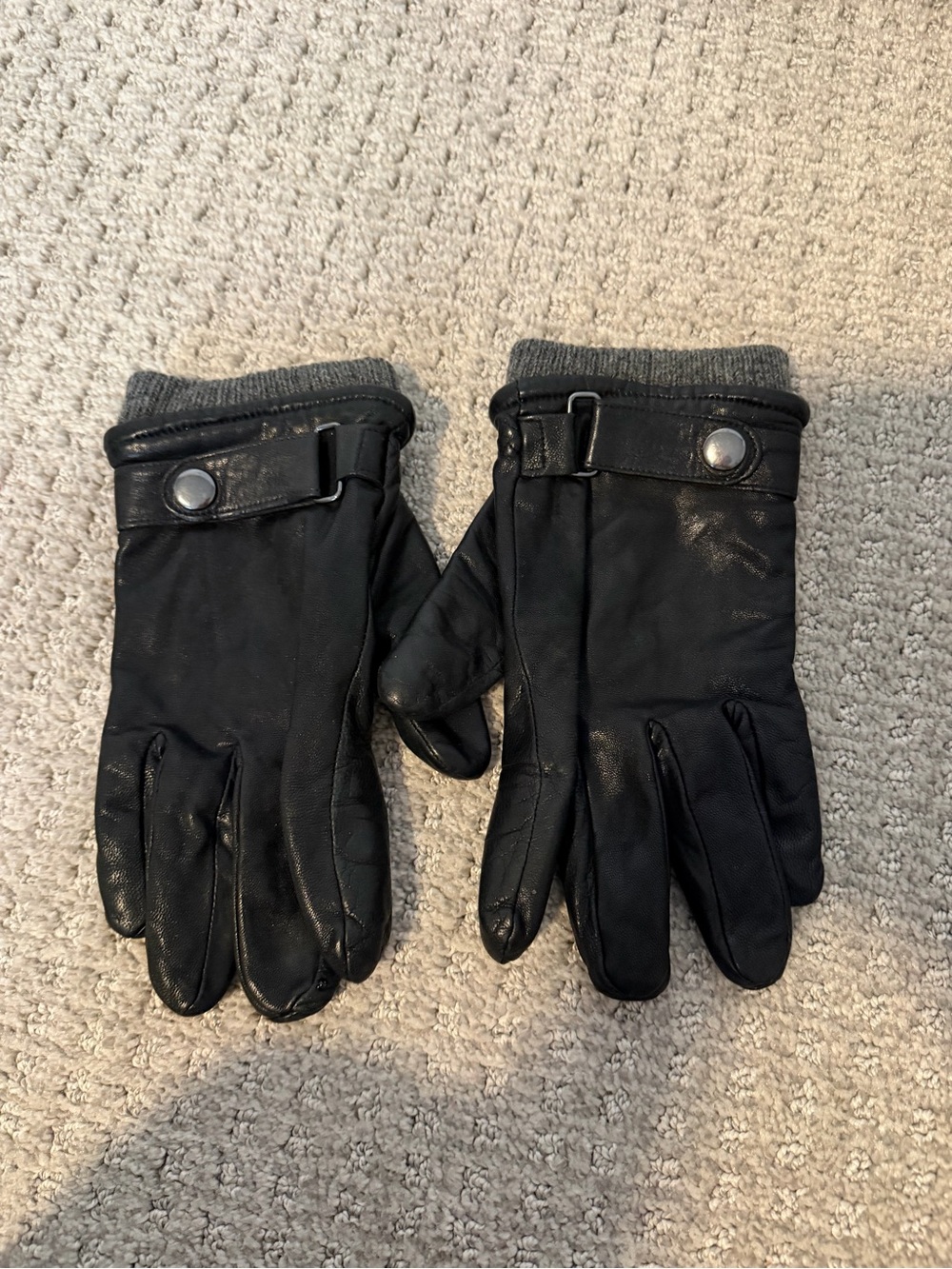Men's Black Leather Gloves with Knit Cuff